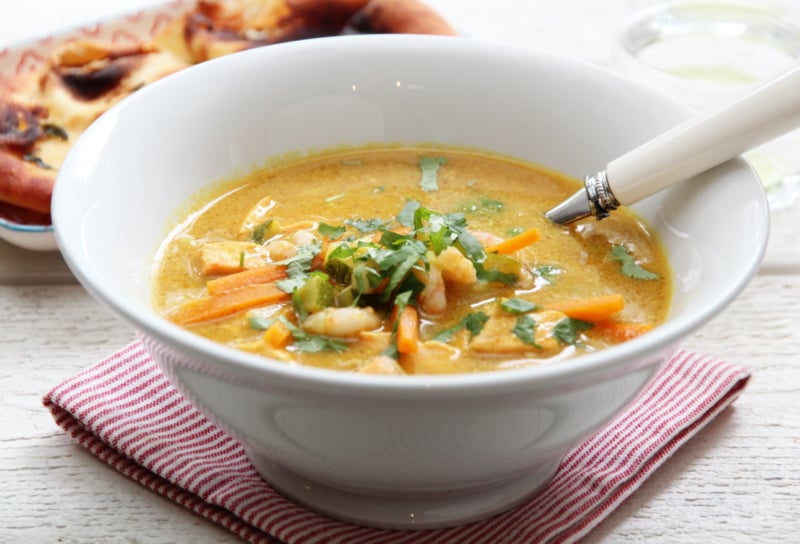 Currysuppe med laks og reker