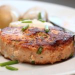 Lakseburger med fennikelsalat og sitrondressing