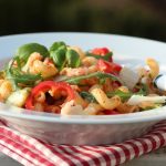 Pasta med reker og rød pesto