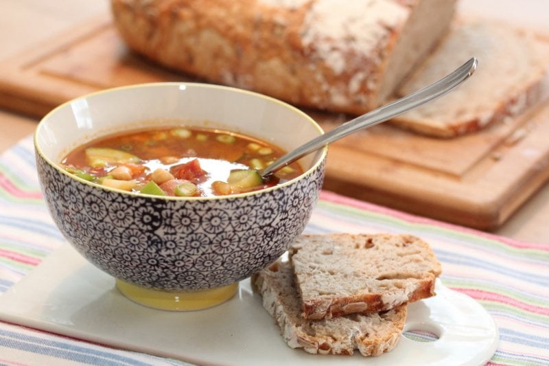 Suppe med chorizo, squash og kikerter