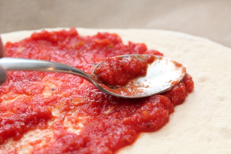 rød pizzasaus