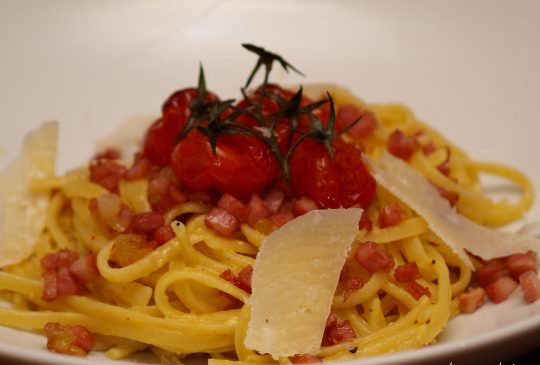 Image: Pasta Carbonara med ovnsbakte tomater