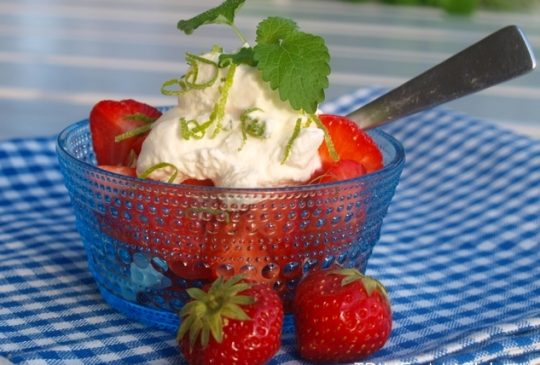 Image: Limemarinerte jordbær og mascarponekrem
