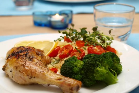 Image: Kyllinglår med tomater, brokkoli, sitron og couscous
