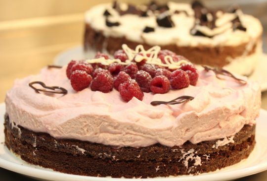 Image: Sjokoladekake med bringebærkrem til Anines navnefest