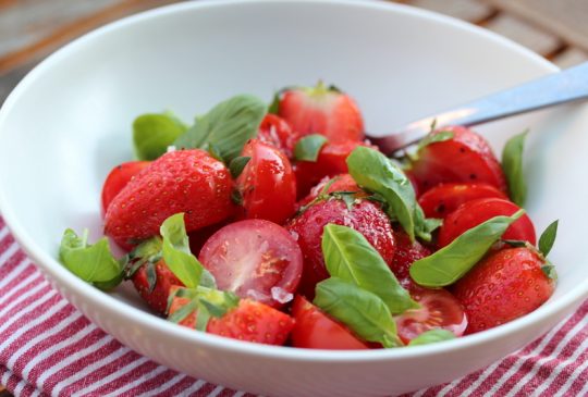 Image: Jordbær- og tomatsalat