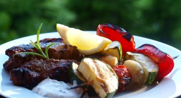 Image: Grillet entrecôte med grønnsaksspyd og basilikumcouscous