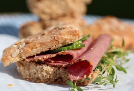 Image: Fullkorn brytebrød med spelt og solsikkekjerner