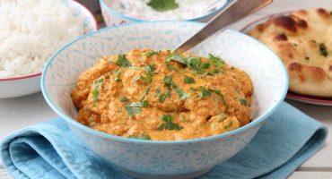 Image: KYLLING TIKKA MASALA MED RAITA OG NAN