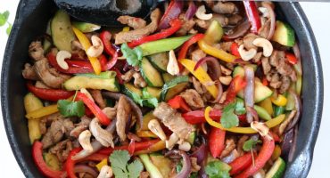 Image: WOK MED SVIN, PAPRIKA, SQUASH OG INGEFÆRSAUS