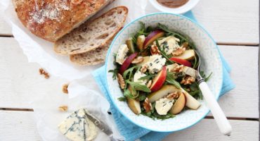 Image: Salat med ruccula, pærer, blåmuggost og valnøtter