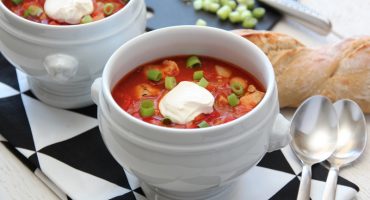 Image: KYLLINGGRYTE MED POTETER OG PAPRIKA