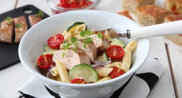 Image: Kremet pasta med kylling, squash og bakte tomater