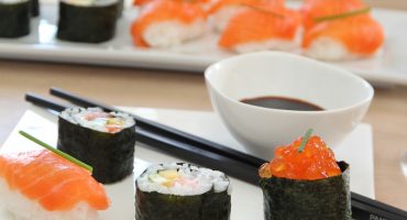 Image: LAG SUSHIEN SELV – MAKI OG URAMAKI
