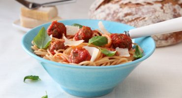 Image: SPAGETTI MED SPICY KJØTTBOLLER OG FYLDIG TOMATSAUS