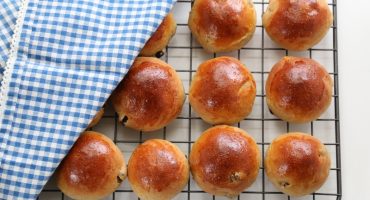 Image: HAVREBOLLER MED ROSINER