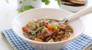 Image: LINSESUPPE MED BACON OG ROTGRØNNSAKER