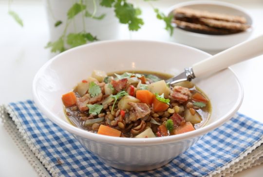 Image: LINSESUPPE MED BACON OG ROTGRØNNSAKER