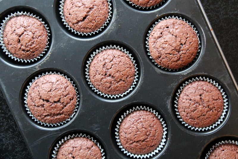 Halloweenmuffins med ekle kryp