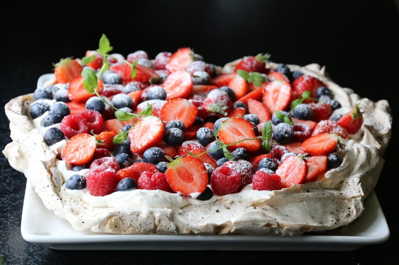 Pavlova med lakris og sitronkrem