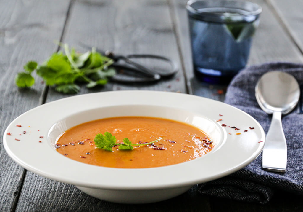 Søtpotetsuppe med rød curry og kokosmelk