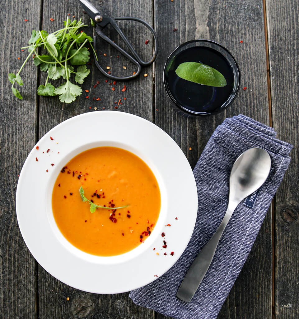 Søtpotetsuppe med rød curry og kokosmelk