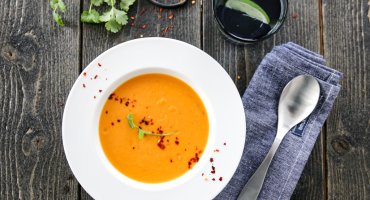 Image: SØTPOTETSUPPE MED RØD CURRY OG KOKOSMELK