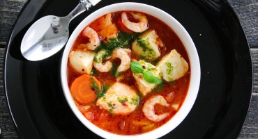 Image: RESTE-FISKESUPPE MED URTEOLJE