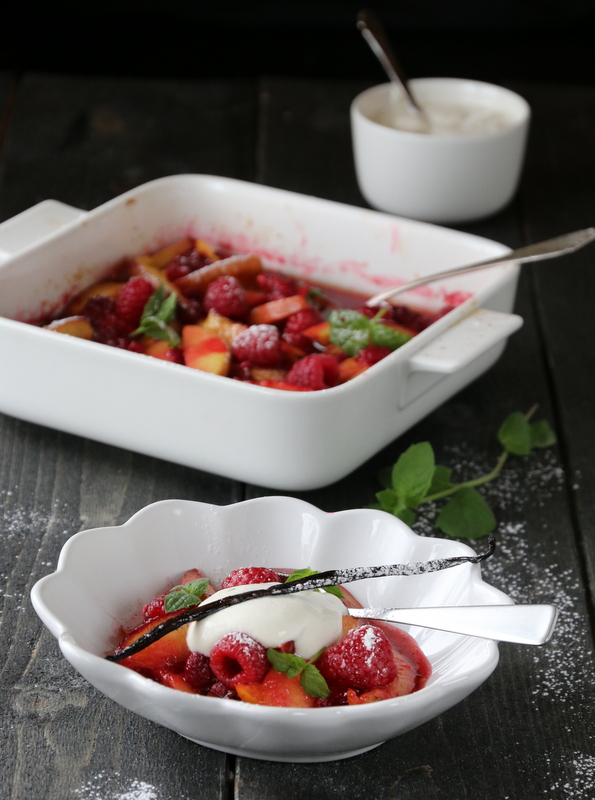 Ovnsbakte nektariner med yoghurtkrem