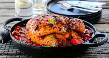 Image: HELSTEKT CHILIKYLLING MED PAPRIKA, TOMAT OG APPELSIN