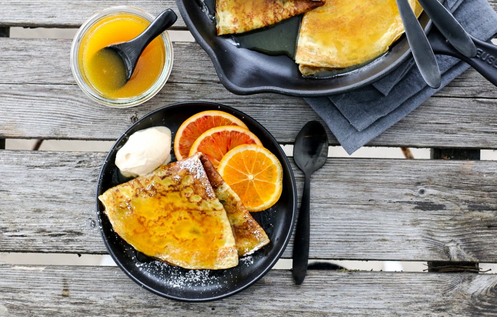 PANNEKAKER MED APPELSINSAUS - CRÊPE SUZETTE