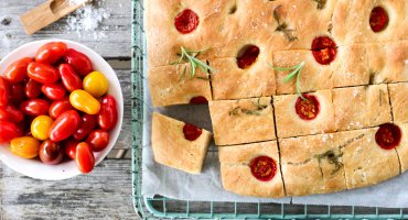Image: FOCACCIA MED CHERRYTOMATER
