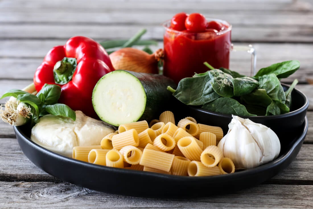 Pastagrateng med cherrytomater og mozzarella