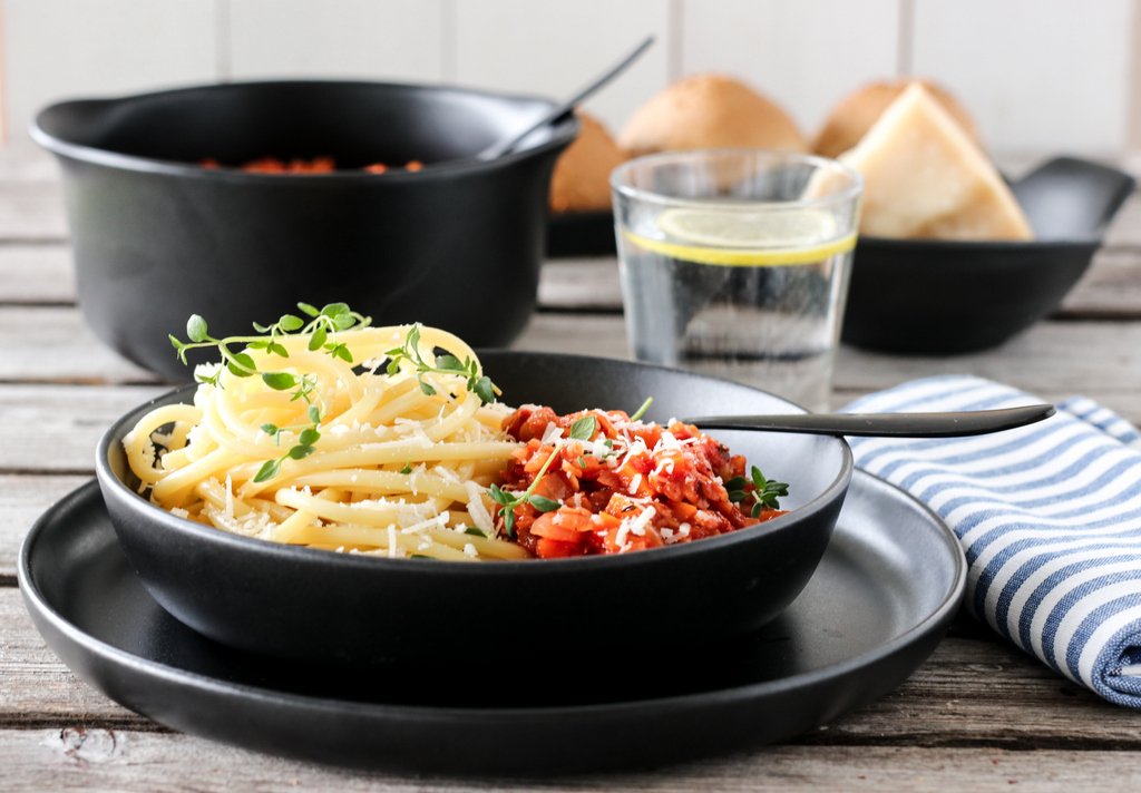 VEGETARISK PASTA “BOLOGNESE” MED RØDE LINSER