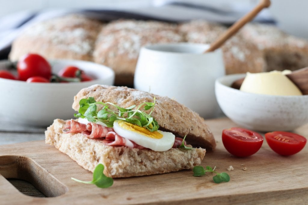 Langpannebrød med fullkorn og yoghurt