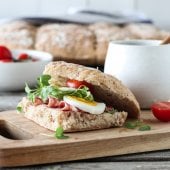 Image: GROVT LANGPANNEBRØD MED YOGHURT