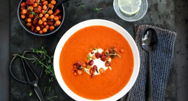 Image: TOMAT- OG PAPRIKASUPPE MED CHORIZO OG KIKERTER