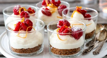 Image: OSTEKAKE MED PEPPERKAKESMULER OG APPELSIN