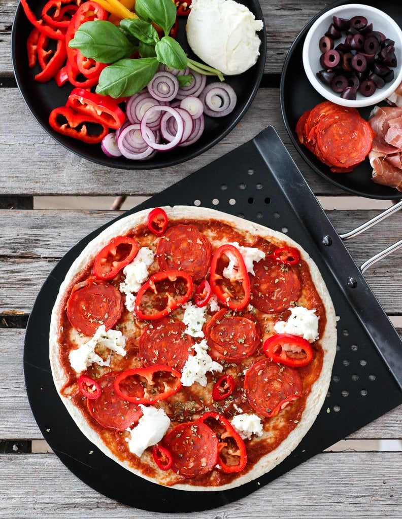 Tortillapizza med chorizo, paprika og chili