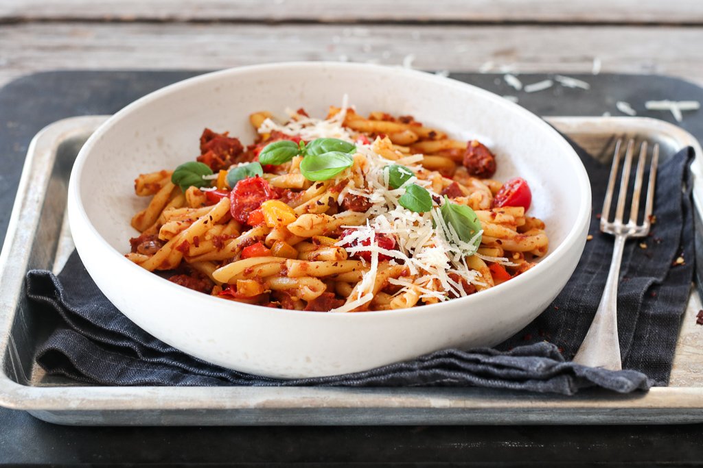PASTA MED CHORIZO, PAPRIKA OG RØD PESTO | TRINES MATBLOGG