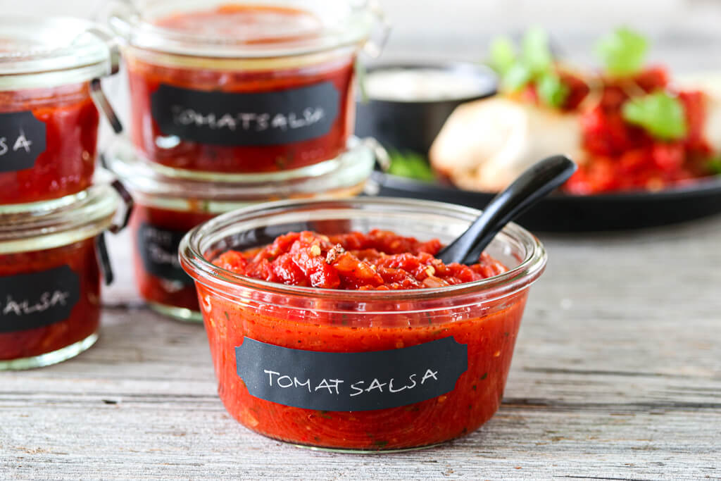 Gratinerte burritos med tomatsalsa