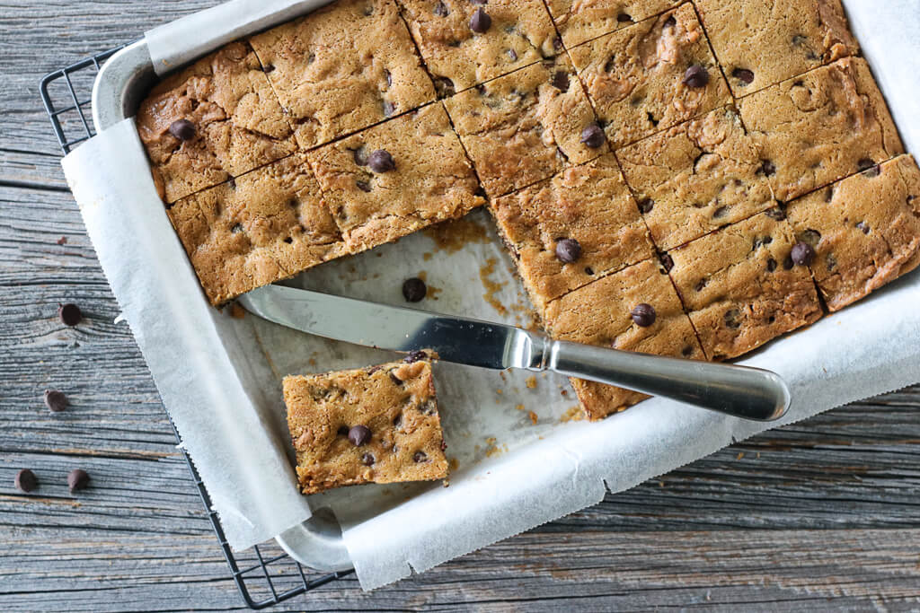 Cookiebars med sjokolade og peanøtter