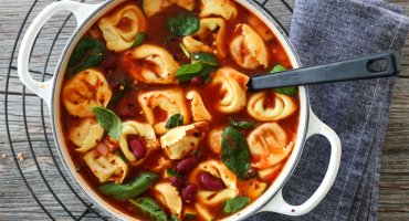 Image: VEGETARISK MINESTRONESUPPE MED TORTELLONI