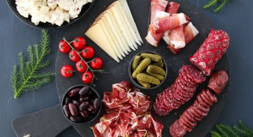 Image: JULELUNSJ MED SPEKEMAT & POTETSALAT