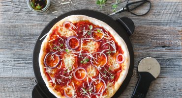 Image: PIZZA MED FENNIKELSALAMI OG MOZZARELLA