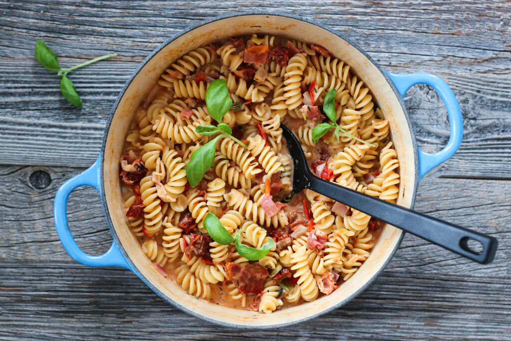 Kremet one pot-pasta med spekeskinke