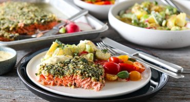 Image: OVNSBAKT ØRRET MED URTELOKK OG LUN POTETSALAT