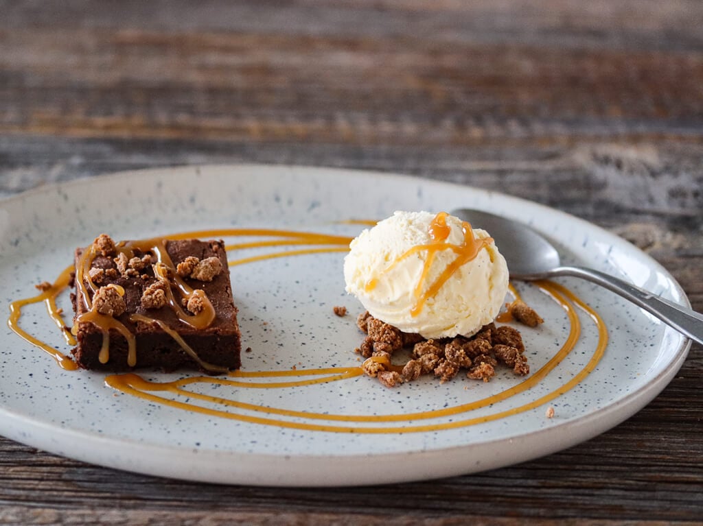 Sjokoladekake med salt karamellsaus