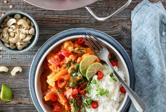 Image: GRØNNSAKSCURRY MED BLOMKÅL OG RØDE LINSER