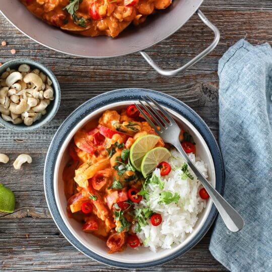 Image: GRØNNSAKSCURRY MED BLOMKÅL OG RØDE LINSER